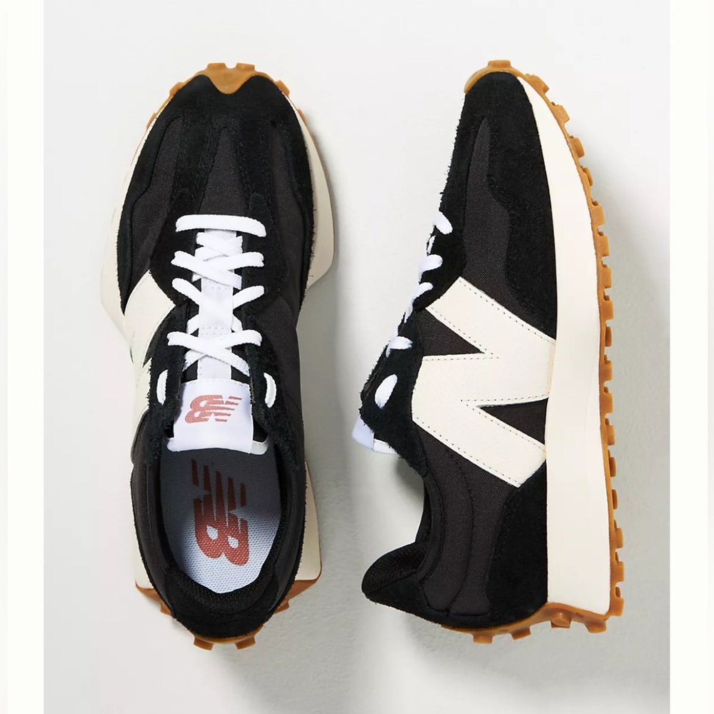 New Balance Women’s 327 Black White 7